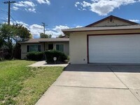 Building Photo - 3 Bdrm, 2 bath off Meadowview - semi remod...