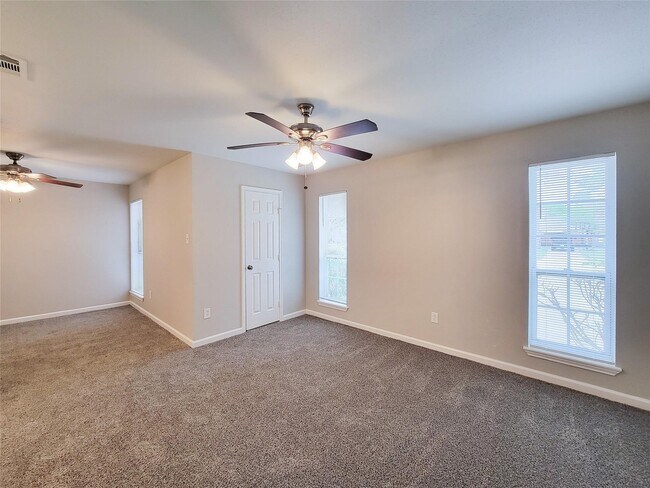 Building Photo - 5107 Prairie Creek Dr