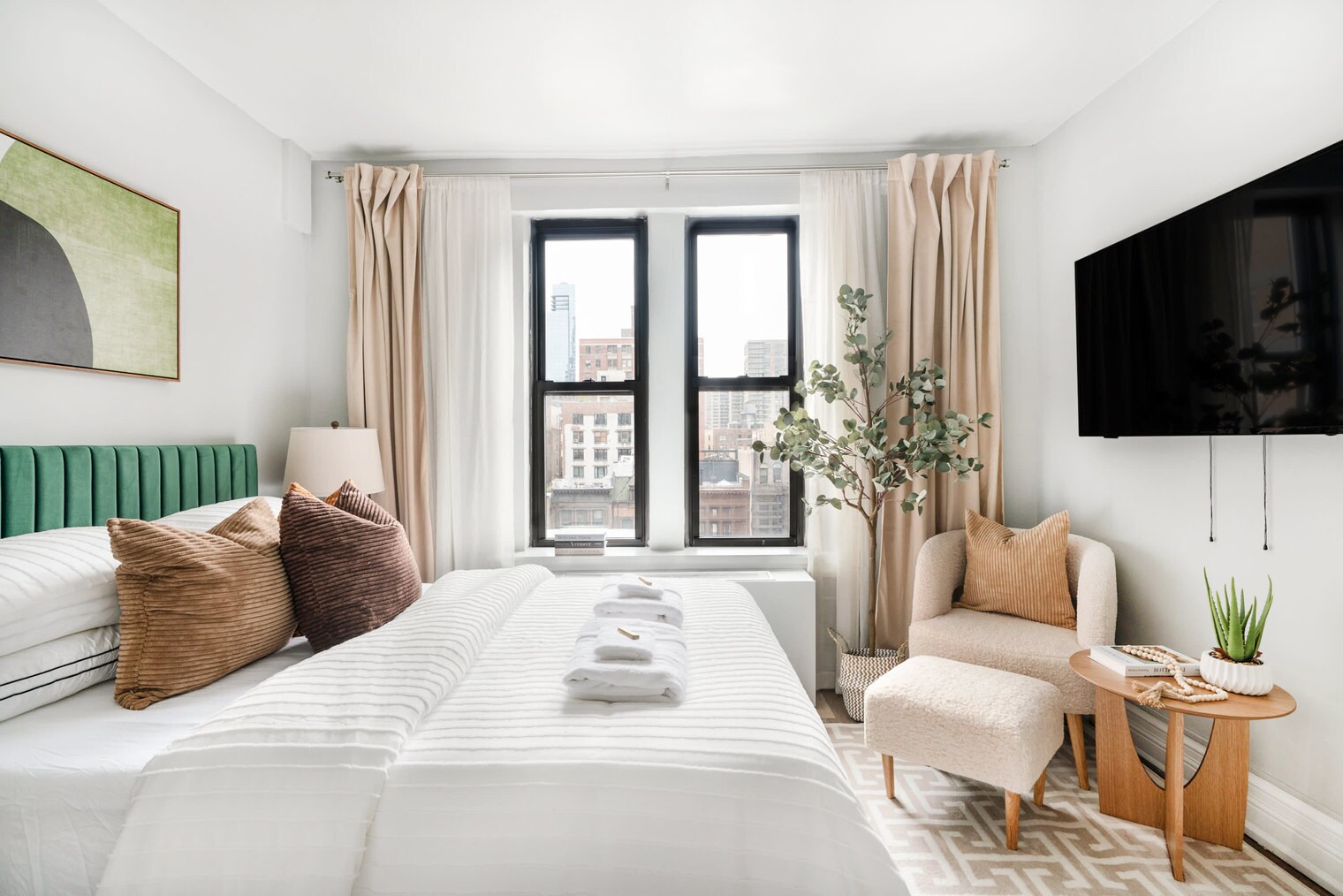 Building Photo - 240 W 73rd St