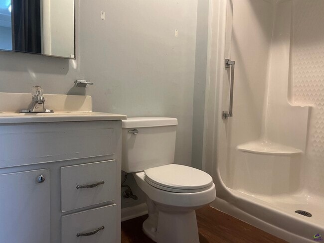 Building Photo - 409 Forest Lake Dr