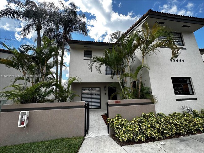 Primary Photo - 13440 SW 62nd St