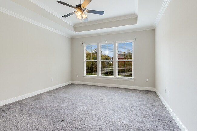 Building Photo - 10353 Fountain Ln