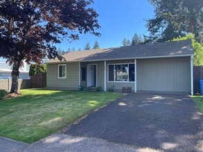 Building Photo - CAMAS Charming Remodeled 3 Bedroom Bungalow close to Crown Park!