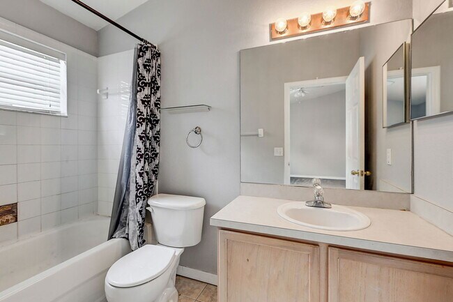 Building Photo - 3432 Broken Bow Dr