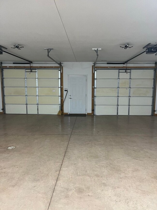 Building Photo - 625 State Rte W