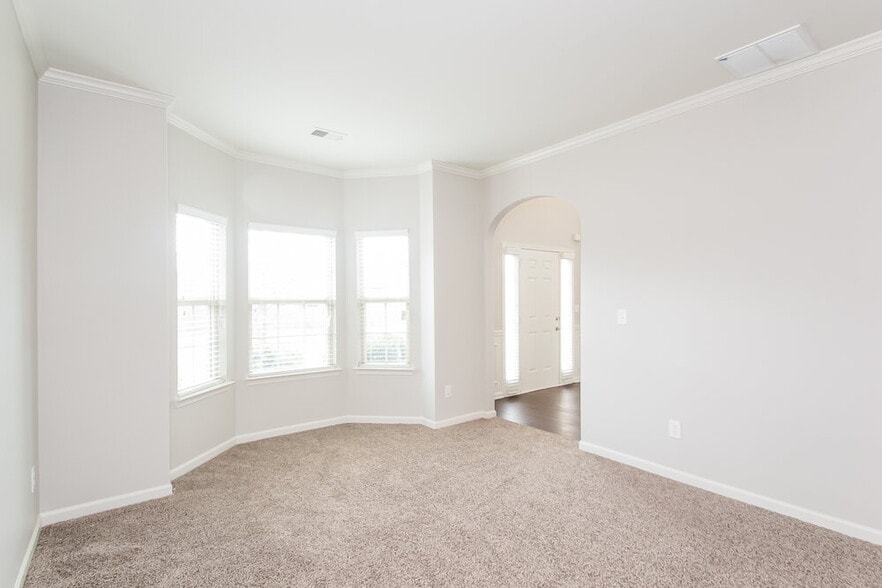 Building Photo - 409 Mackenzie Noelle Ln