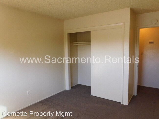 Building Photo - 4548 Ashcroft Ave