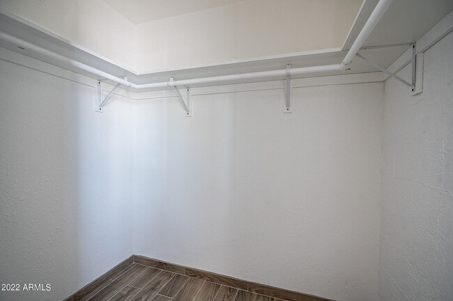 Building Photo - 37 E El Parque Dr