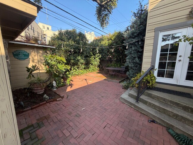 Building Photo - East Sacramento Home | 3 bedroom / 2 bathroom |1 bedroom 1 bath ADU | Available Now!