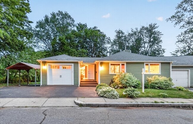 Building Photo - 15 Suban Pl