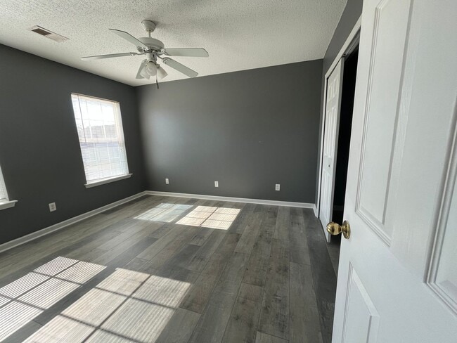 Building Photo - 57 Bearing Cir