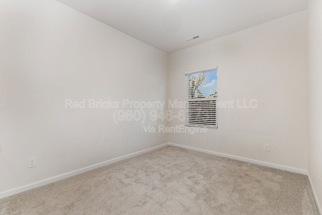 Building Photo - 1816 Blanche St