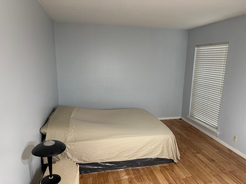 Building Photo - 1855 Poplar Woods Cir W