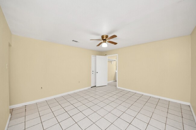 Building Photo - 8105 Lanham Ln