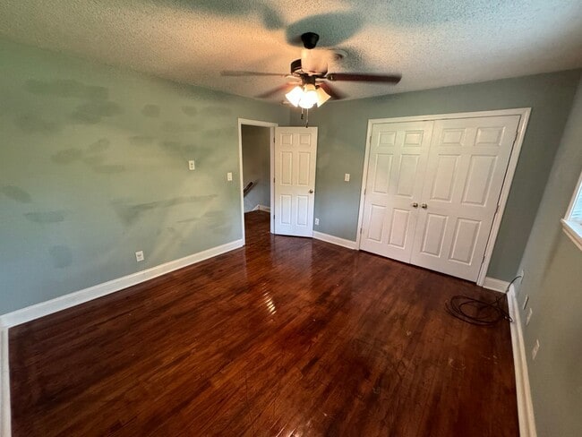 Building Photo - Brick 2/1 Apartment in Cave Spring- $995