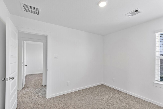 Building Photo - 31634 Whittis Hl Wy
