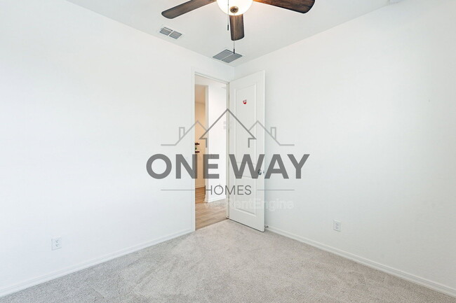 Building Photo - 9258 E Static Ave