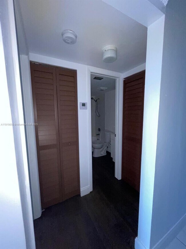 Building Photo - 3410 Foxcroft Rd