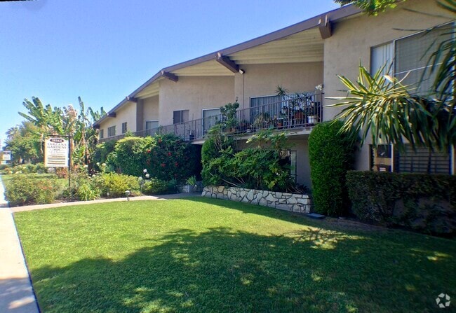 Building Photo - Tarzana Gardens