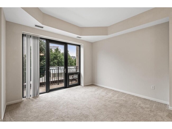 Building Photo - 500 500 E Grant St