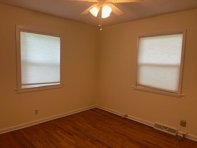 Building Photo - Charming 4 Bed 2.5 Bath Home With Nice Wooded Back Yard!
