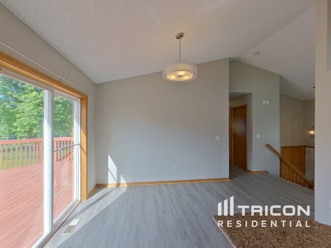 Building Photo - 2094 French Trace Ave