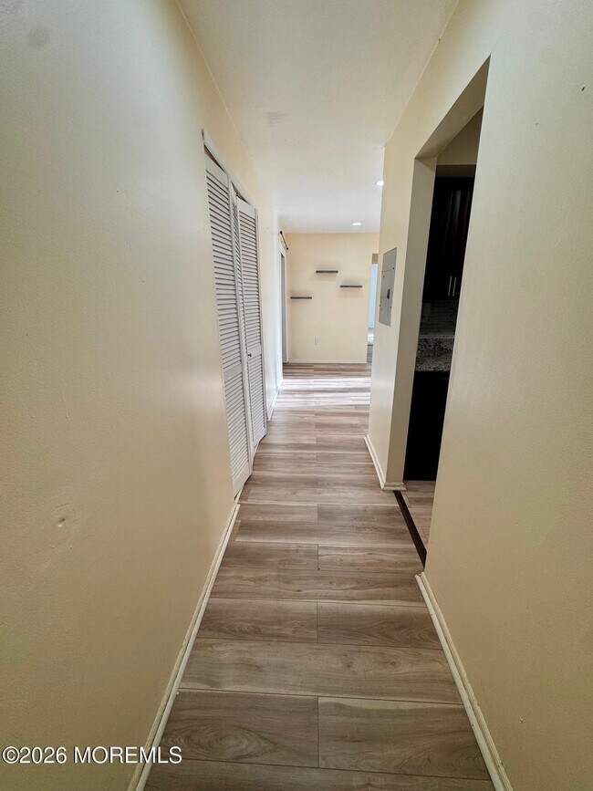 Building Photo - 1202 Green Hollow Dr