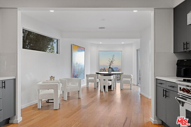 Building Photo - 10134 Angelo View Dr