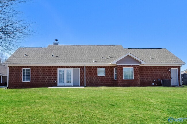 Building Photo - 115 Chapel Creek Dr