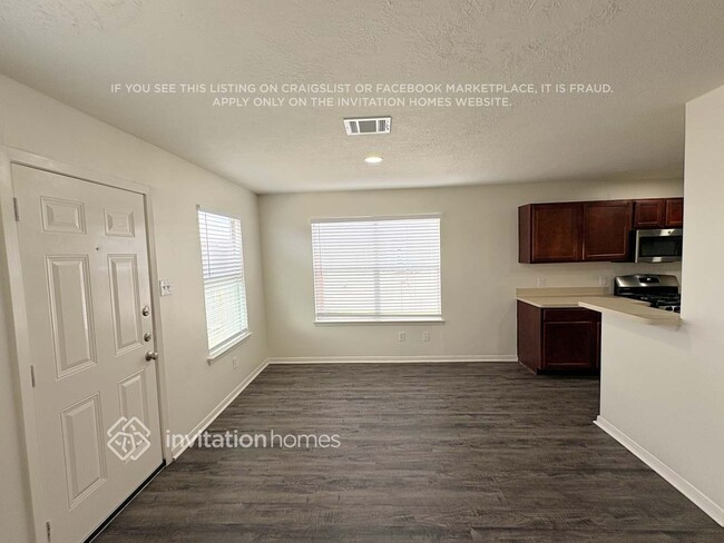 Building Photo - 6527 Gorton Dr