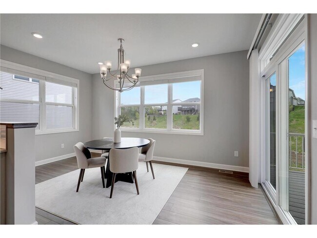 Building Photo - 6332 Apple Ct