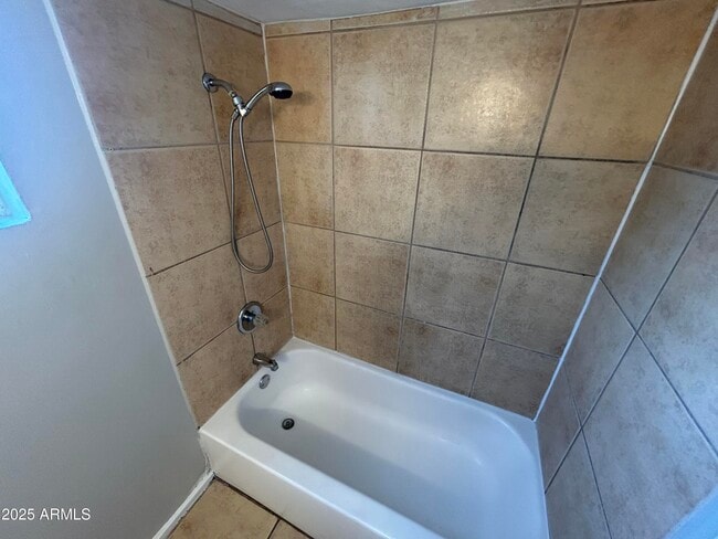 Building Photo - 1836 E Harvard St