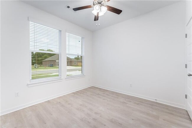 Building Photo - 2239 Riggins Ave