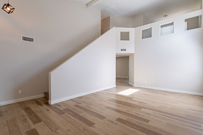 Building Photo - Newly Remodeled 3 bedroom in Goodyear!