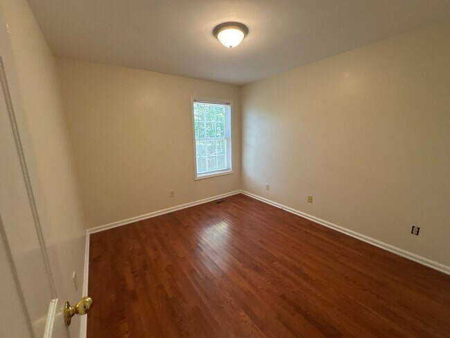 Building Photo - Charming 3BR Home with Bonus Room, Fenced Backyard & Quiet Cul-de-Sac Location