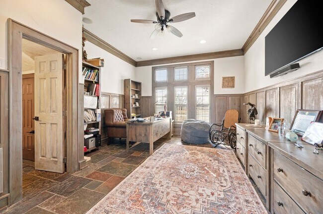 Building Photo - 208 Highpoint Cir