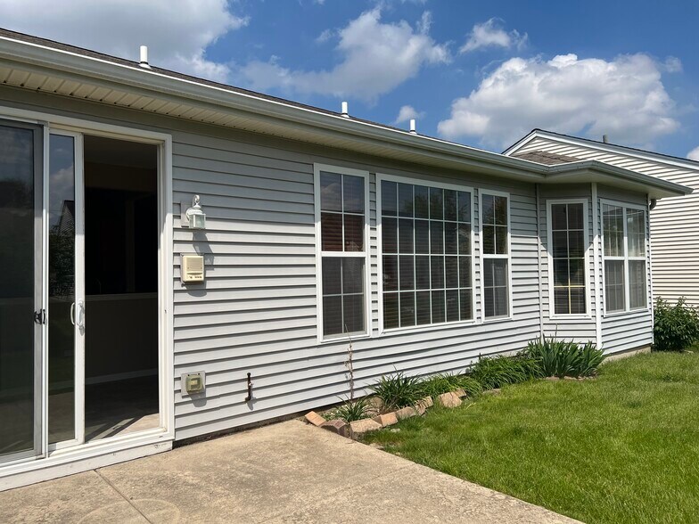 Building Photo - 13385 Rockton Trl