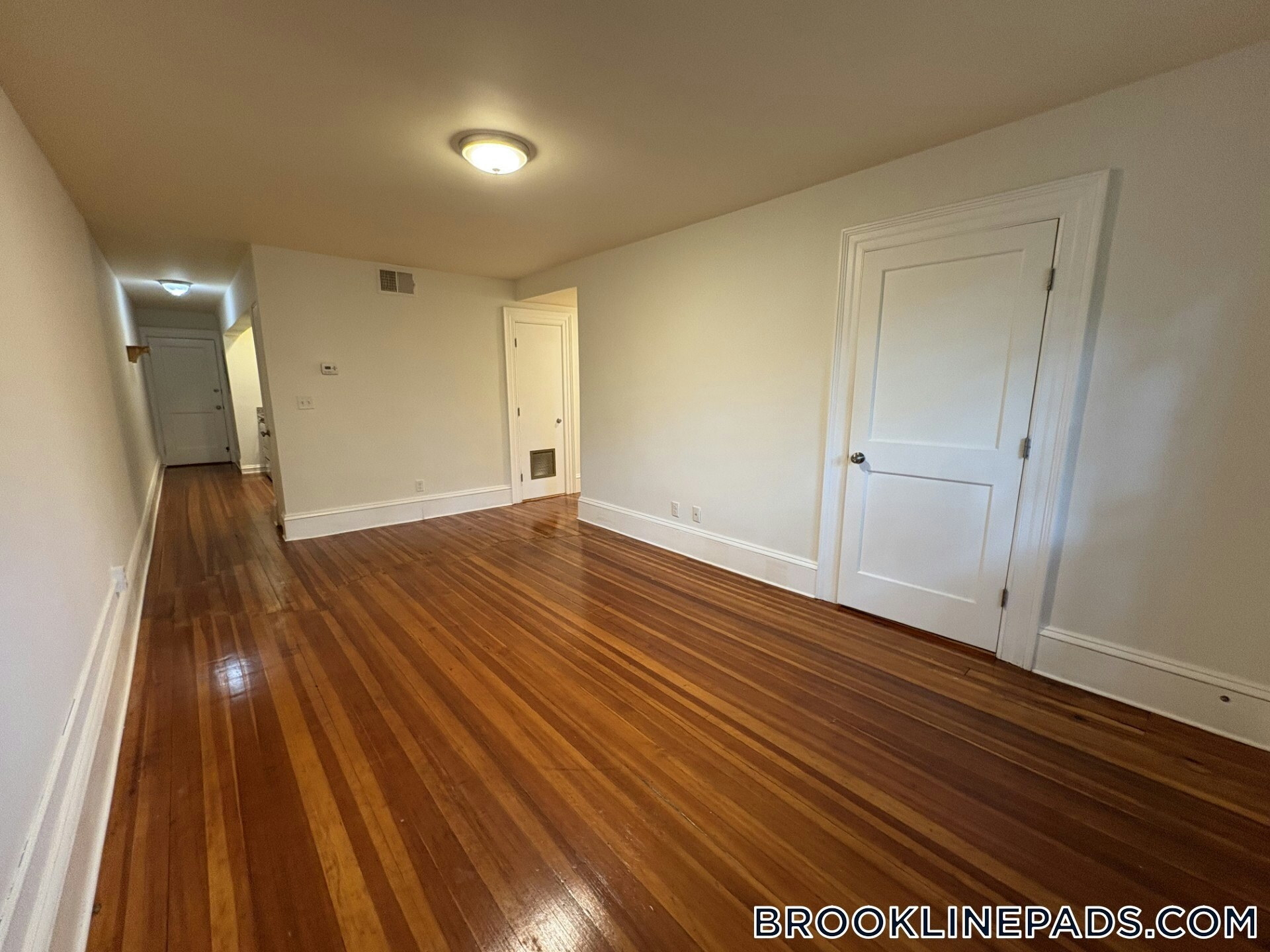 Building Photo - 1463 Beacon St