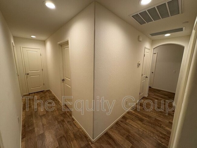 Building Photo - 2134 E Delta Ct