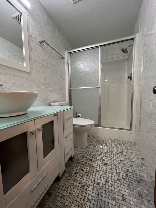 Building Photo - 3109 Hancock Ave