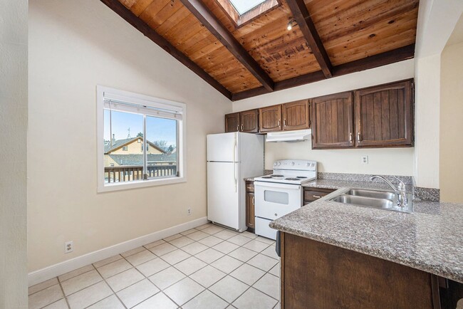 Building Photo - 537 Central Ave