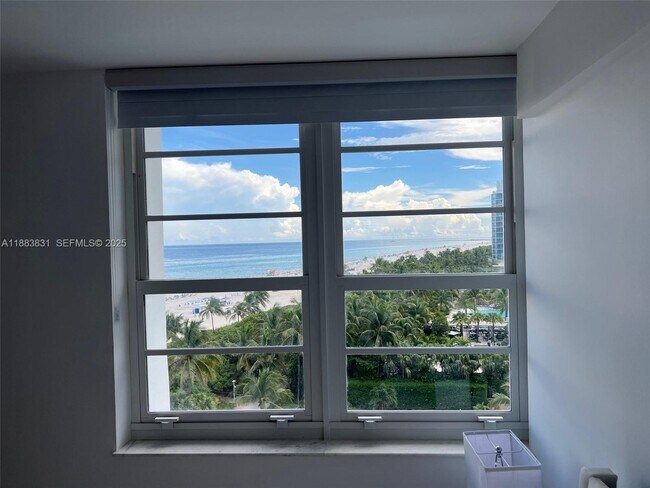 Building Photo - 100 Lincoln Rd