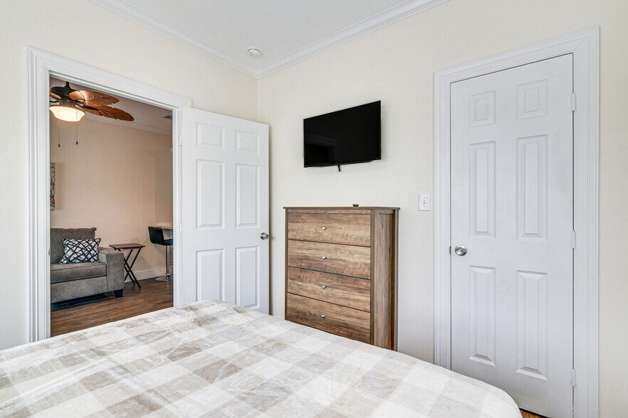 Building Photo - 1208 26th St