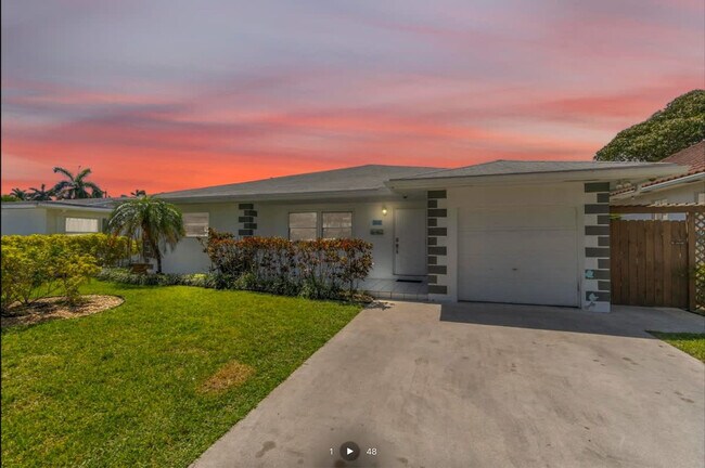 Building Photo - 806 NE 4th St