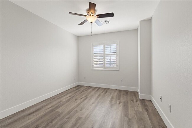 Building Photo - Fabulous Highly Upgraded Home!