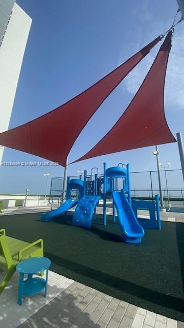 Building Photo - 16385 Biscayne Blvd