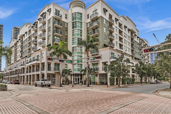 Building Photo - 600 S Dixie Hwy