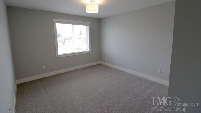 Building Photo - Beautiful 3BD Home in Orchards with Modern, Thoughtful Finishes & a Fenced Yard!