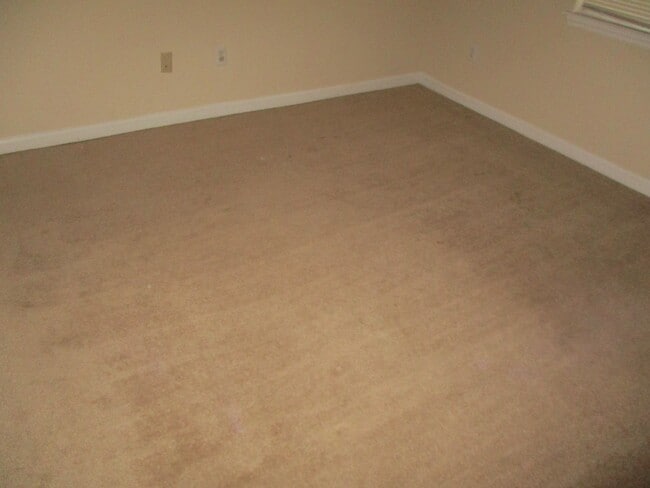 Building Photo - 3716 Countryside Dr