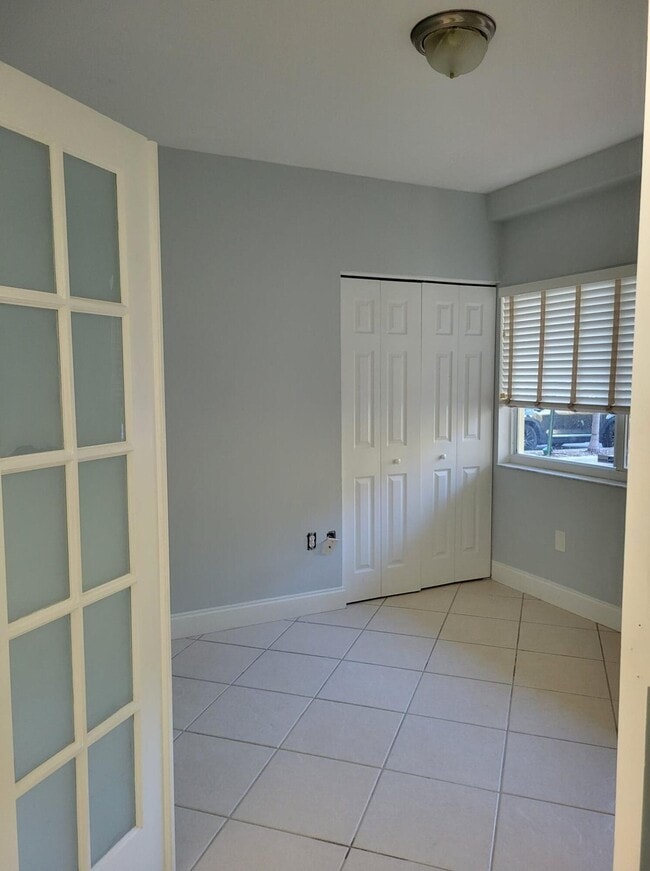 Building Photo - 4401 Crystal Lake Dr